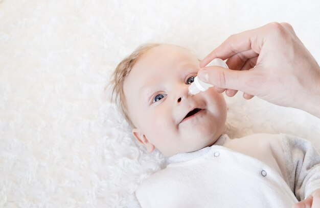 МобилСтом | Чем промывать носик новорожденному при чистке носика